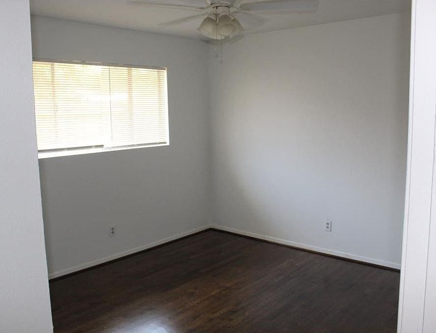 1st image of 826 Elm St