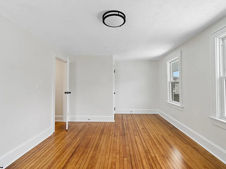 378 Cross St — Photo 18