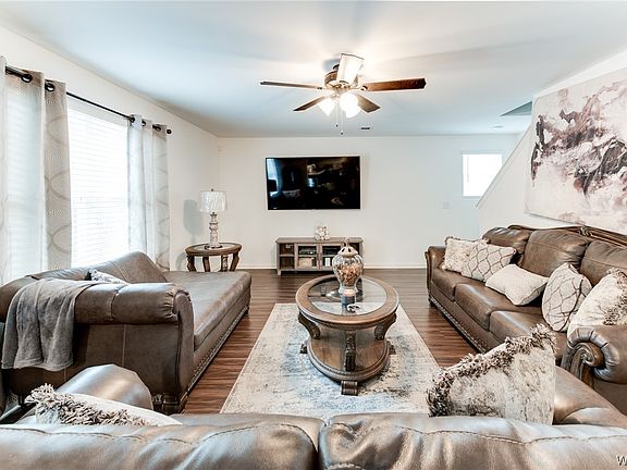 5th image of 2745 Lily Cir