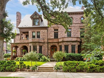 324 Summit Ave #101, Saint Paul, MN, 55102