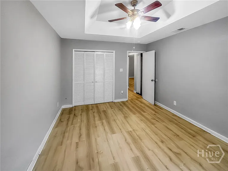 422 Edgewater Rd — Photo 8