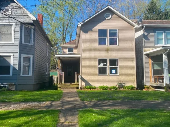 723 7th St, Marietta, OH 45750