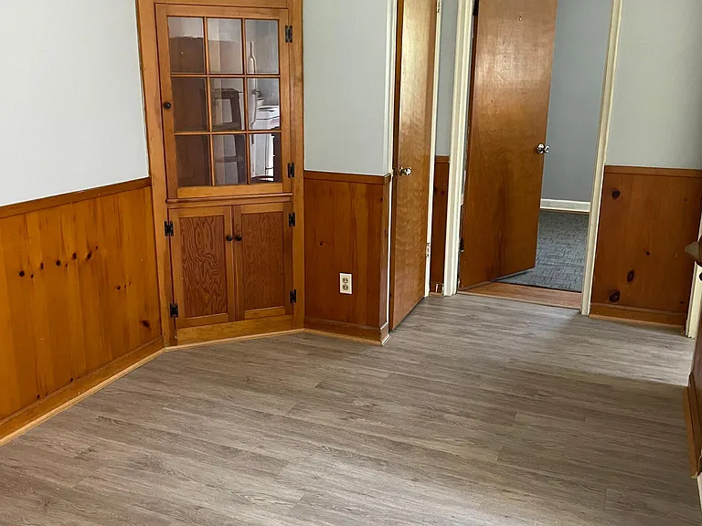 1119 Amsterdam Rd #4 — Photo 4