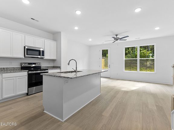 4th image of 8803 Chapman Trace Way