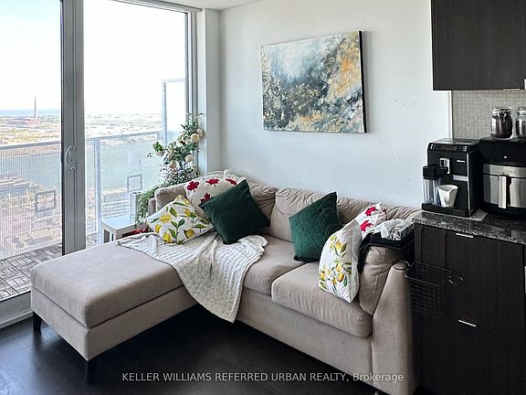 5th image of 88 Harbour St #7105