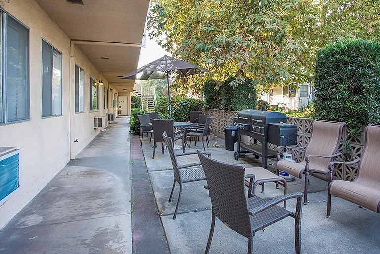 88 El Nido Ave #1 — Photo 2