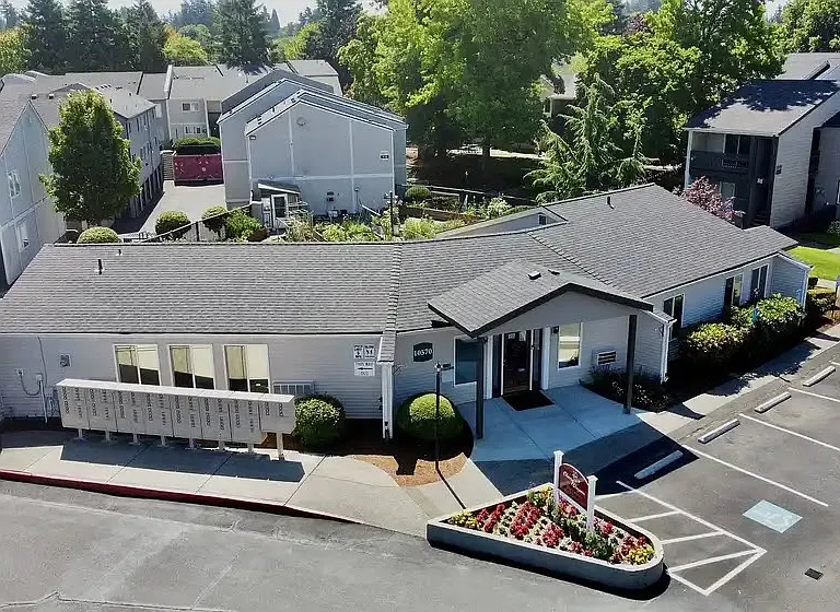 10570 SE Cherry Blossom Dr — Photo 2