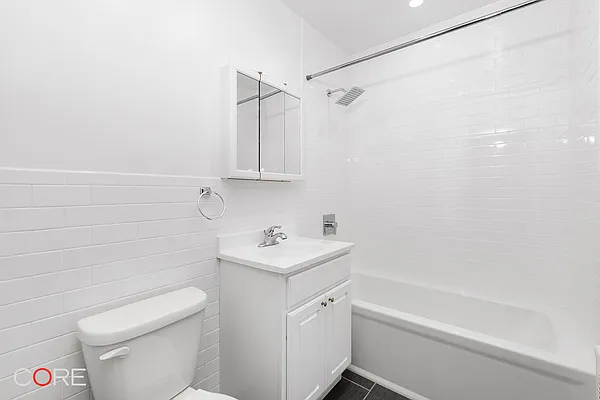 Rented by CORE | media 4