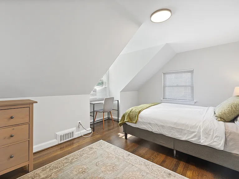 4227 E West Hwy — Photo 30