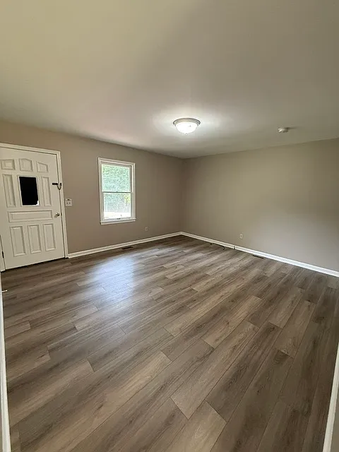 3 bed, 1.5 bath, $1,500 — Photo 4