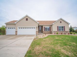 2347 Cedar Crest Dr, Slinger, WI 53086