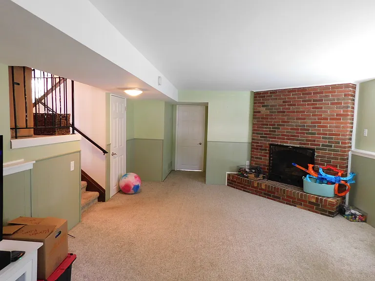 2208 Niagara Dr — Photo 11