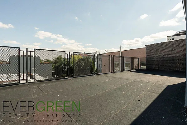 Rented by Evergreen Apartments BK | media 8