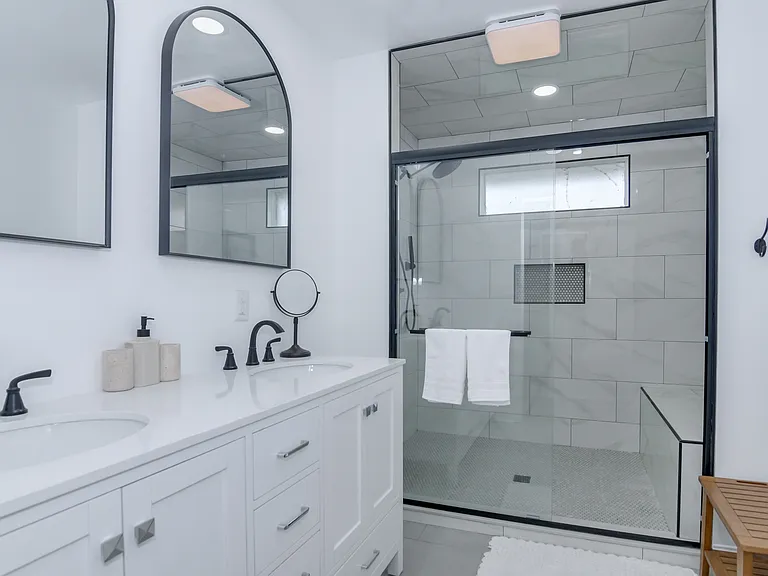 822 W Woodlawn Ave — Photo 16