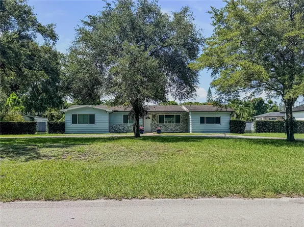 10111 SW 66th St, Miami, FL 33173