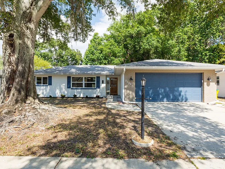 3230 Spanish Moss Ln — Photo 2