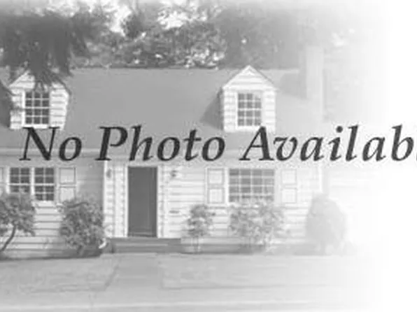 5953 Lohr Lake Dr, Ann Arbor, MI 48108