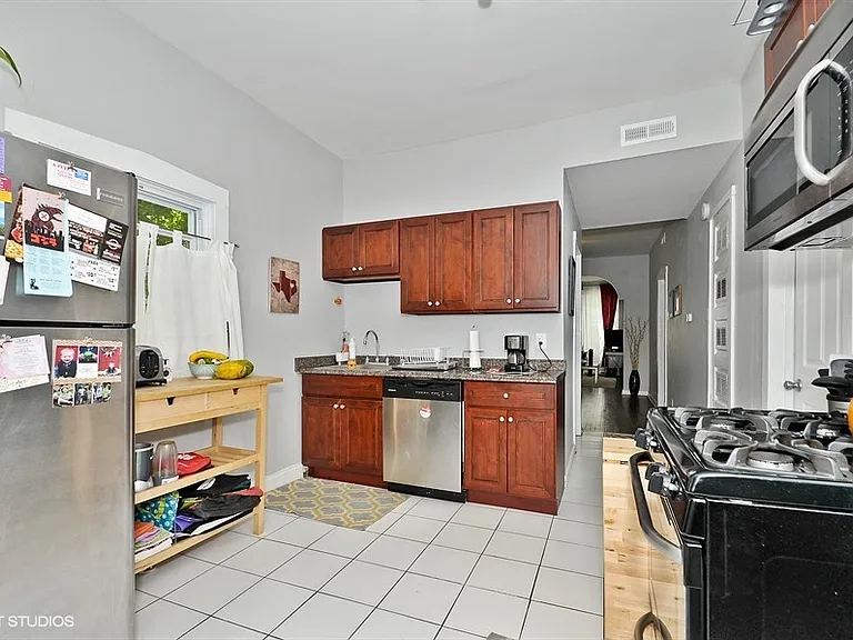 1701 N Maplewood Ave #1 — Photo 4