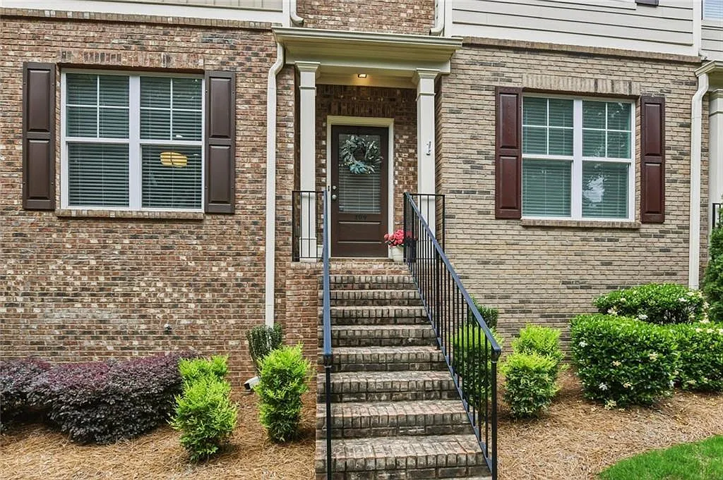 3 bed, 3.5 bath, 1922 sqft, $2,950 — Photo 2