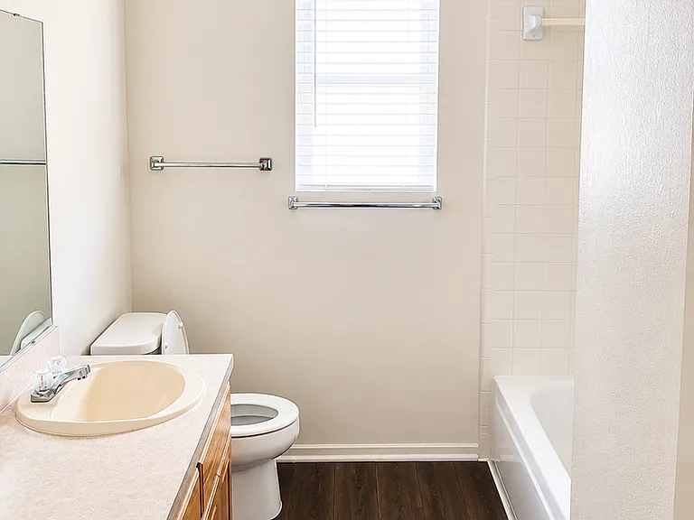 2605 Transit Dr — Photo 7