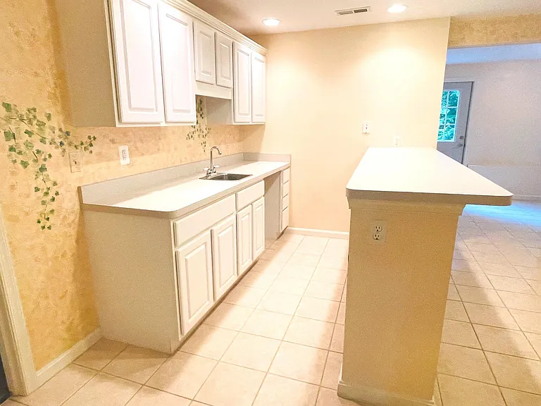 9 Scarlet Oak Cir — Photo 30
