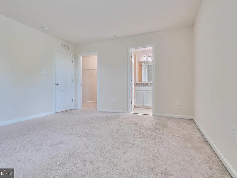 8016 Blue Stream Dr — Photo 21