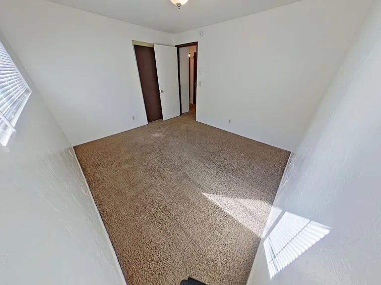 710 E 15th Aly — Photo 16