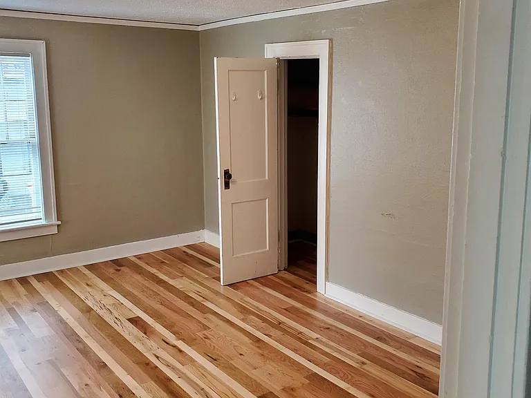 1621 Fairchildapt 2 Loft — Photo 2