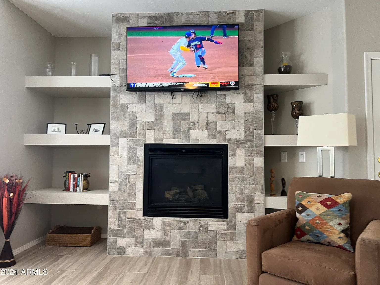 2 bed, 2.0 bath, 1863 sqft, $4,000 — Photo 2