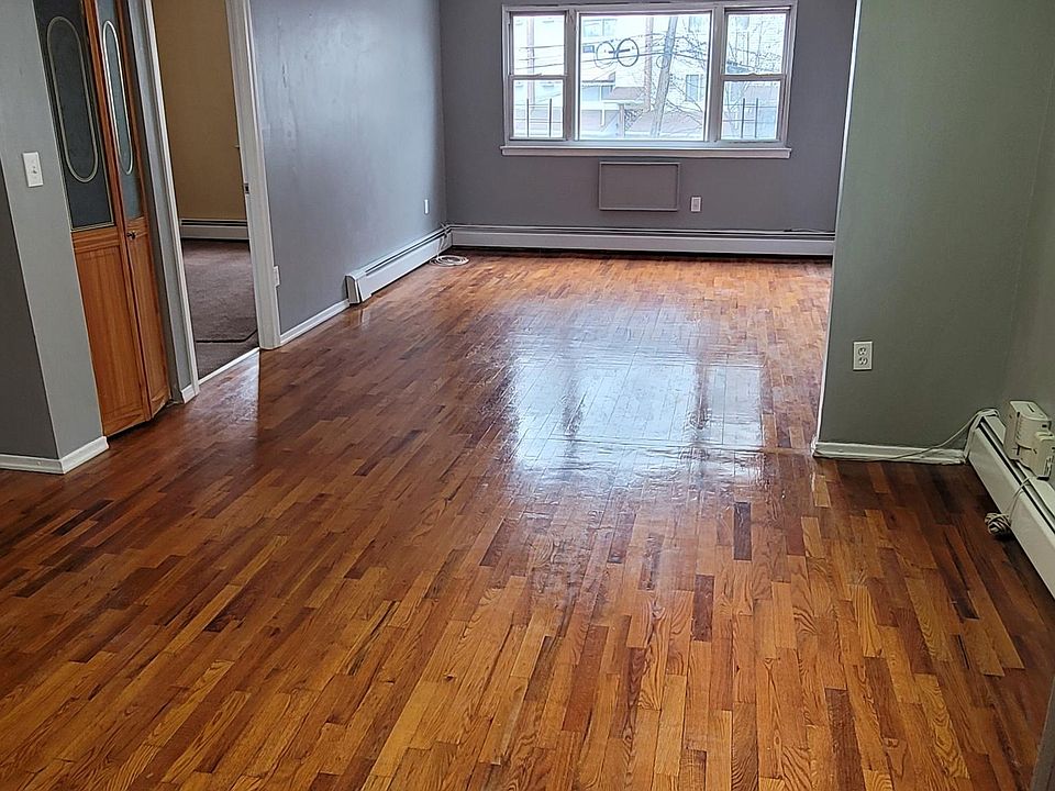 1st image of 3652 Harper Ave