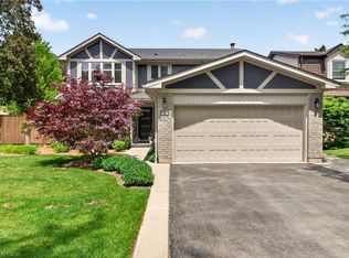 15 Ravine Dr, Hamilton, ON L9H 6K8
