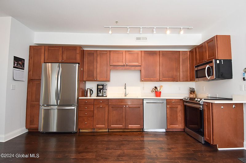 5th image of 289 Jefferson Street APT 18