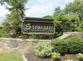 1840 Crompond Rd, Peekskill, NY 10566