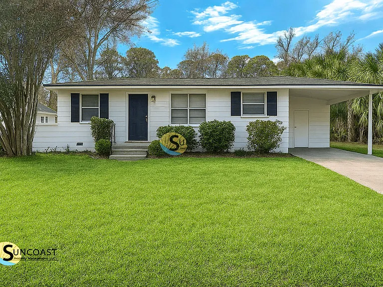10310 Briarcliff Rd E — Photo 1