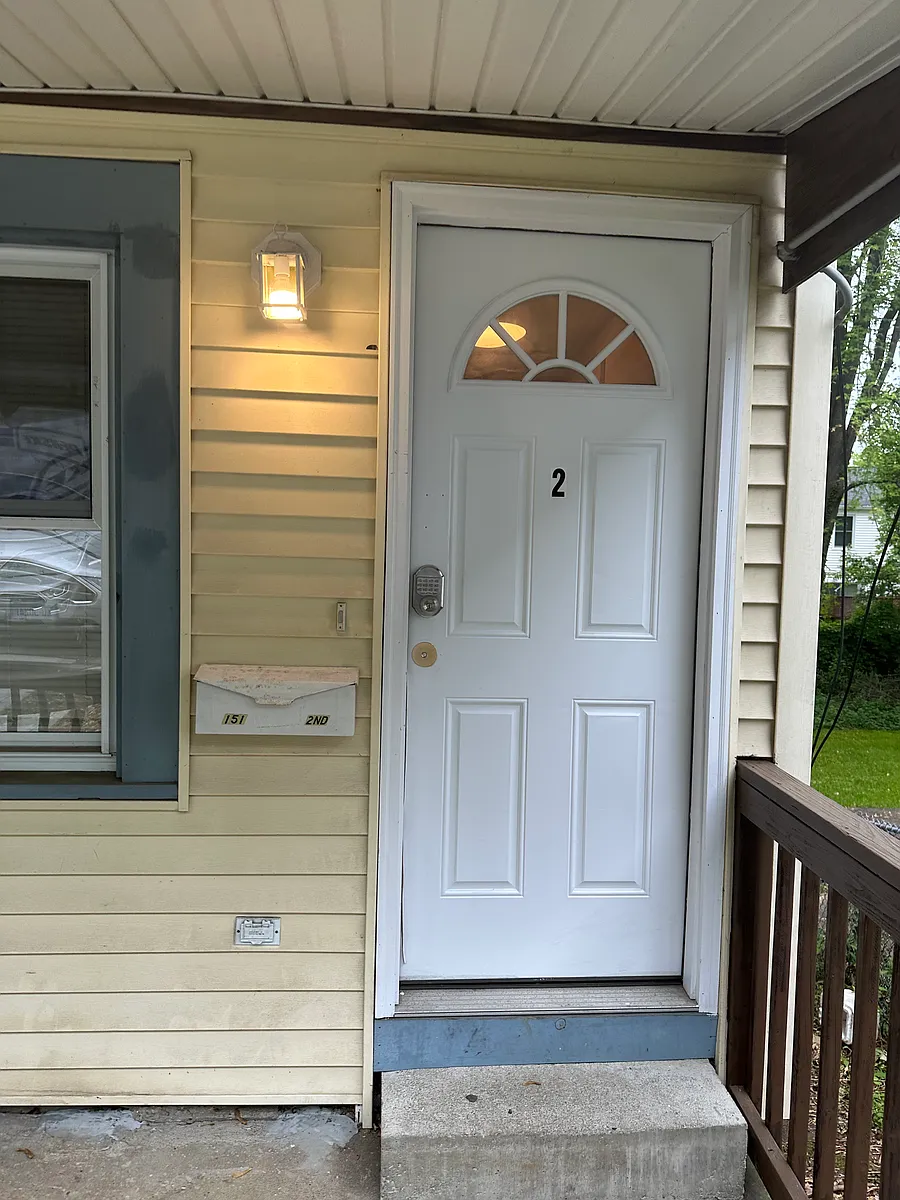 Building Photo - 151 Long Hill Ave #2