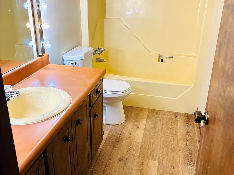 145 Bentwood Cir — Photo 9
