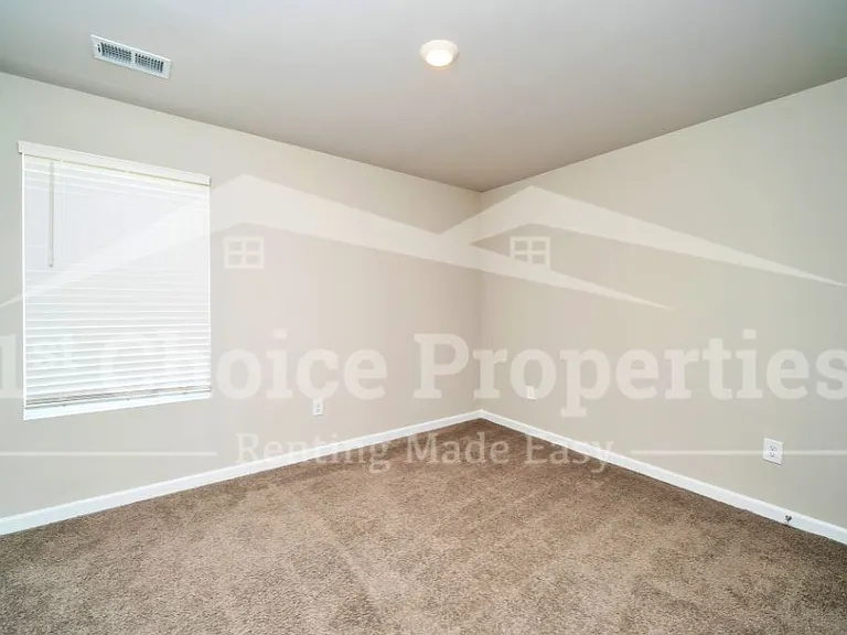 211 Driftwood Ln #4 — Photo 14