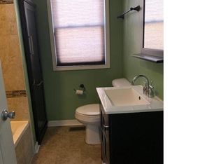 10424 S Peoria St, Chicago, IL 60643