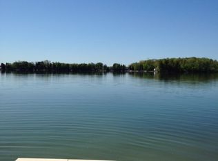 14513 N Shore Dr, Valders, WI 54245