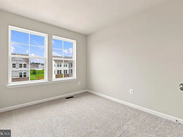 394 Seeback Dr — Photo 21