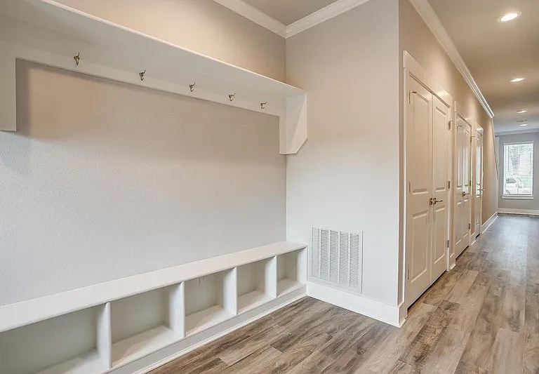 2612 Forest Park Blvd — Photo 2