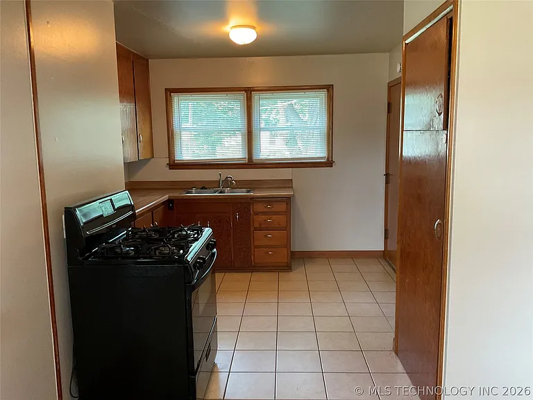 5220 E Independence St N — Photo 7