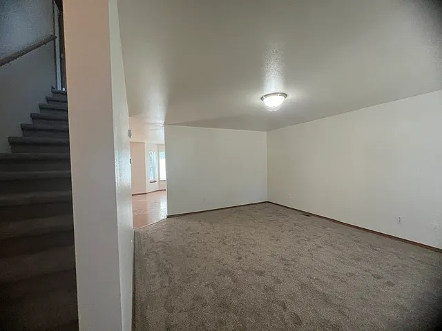 4 bed, 2.5 bath, 1834 sqft, $2,975 — Photo 4