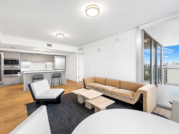 3rd image of 9521 E Bay Harbor Dr #905