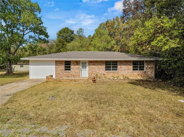 135 Circle Dr, Natchitoches, LA 71457