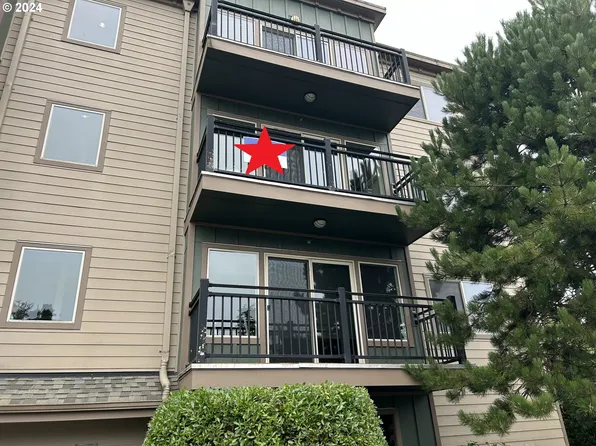 211 Harbor St APT 38, Florence, OR 97439