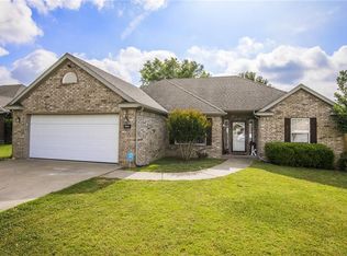 531 Red Bud St, Centerton, AR 72719