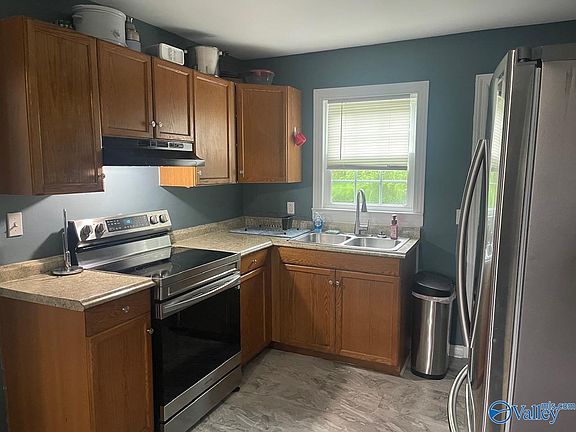 5th image of 1009 McKee Rd
