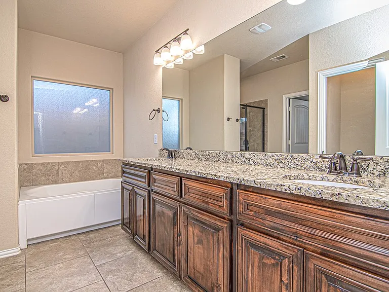6612 Colony Rd — Photo 7