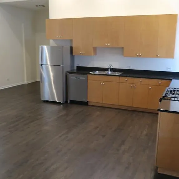 1260 N Greenview Ave #1R — Photo 3